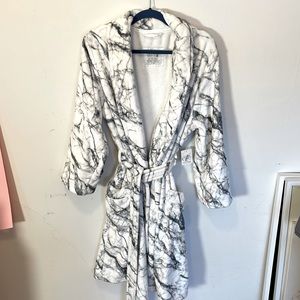 NWT PJ Salvage plush robe size Large